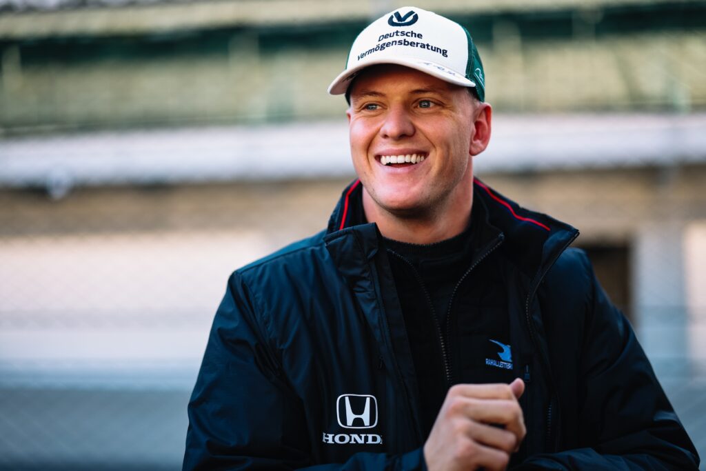 Indy: Mick Schumacher responde a críticas do tio: “Não me preocupo com isso”