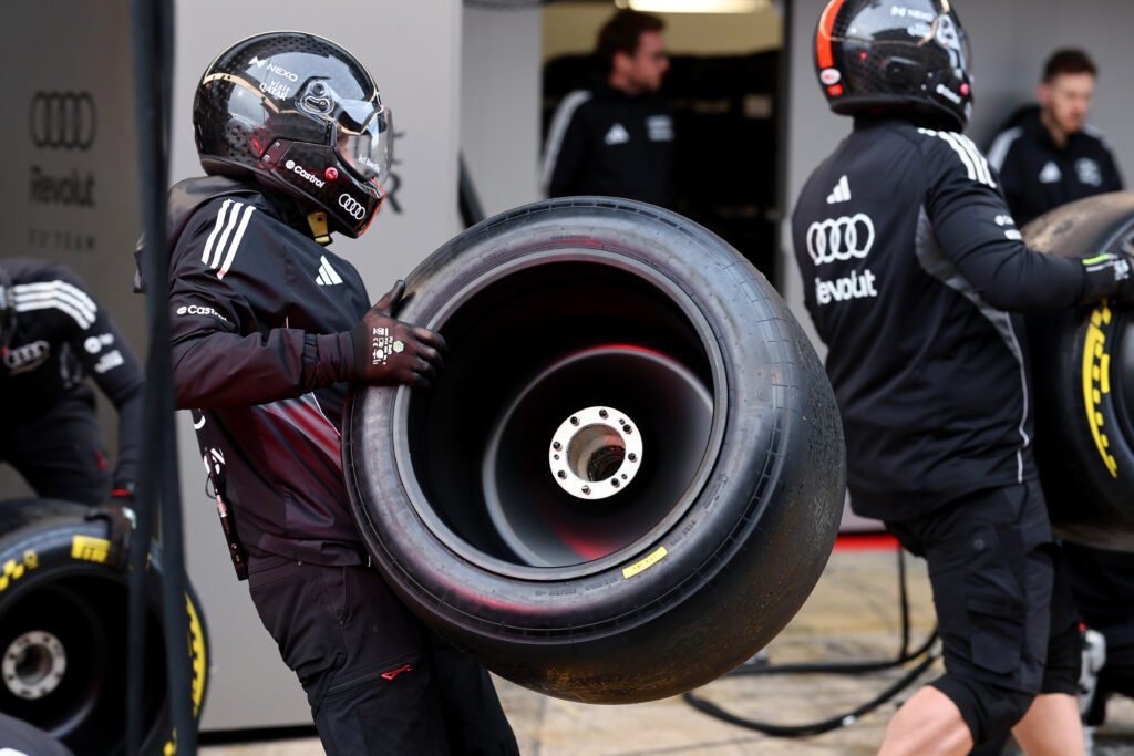 F1: Nürburgring volta a receber carros em teste