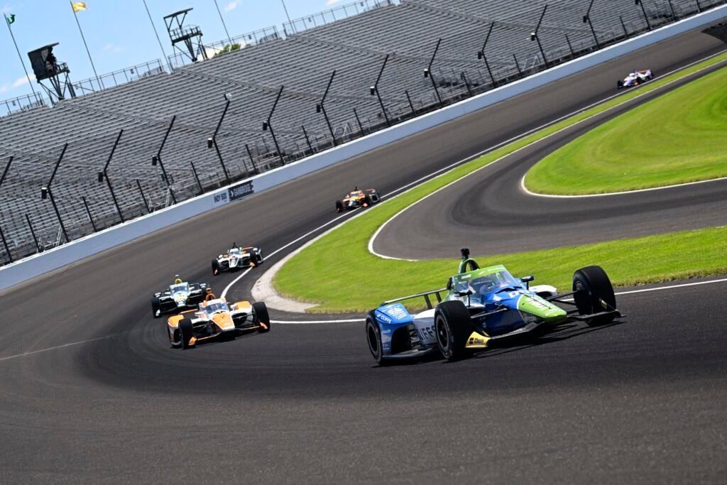 Indy: Helio Castroneves bate recorde na Indy 500