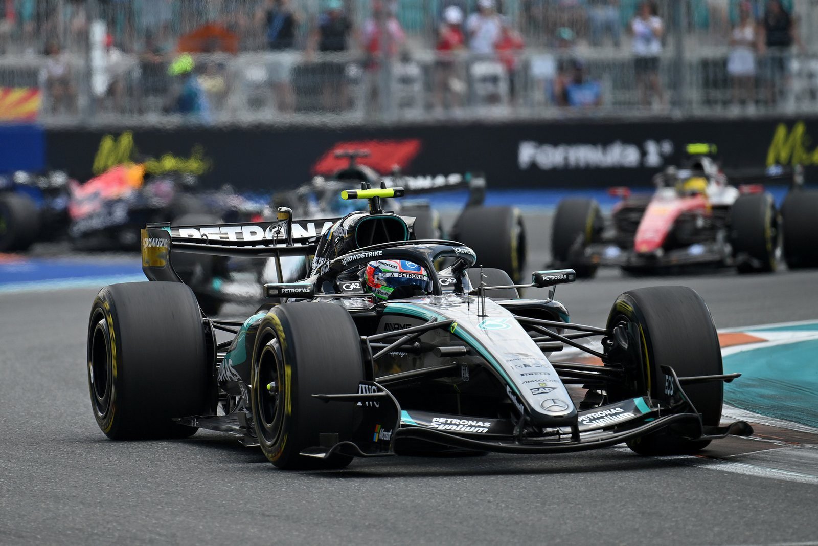F1: Antonelli vence em Miami após largada ruim