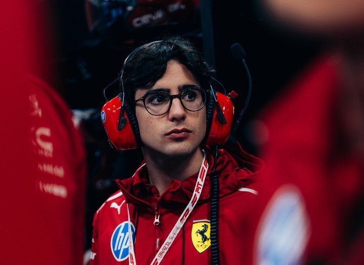 F1: Rafa Câmara testa carro da Ferrari na Hungria