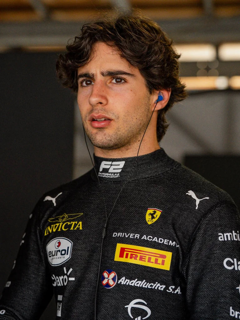 F2: Câmara conquista pole position em Silverstone