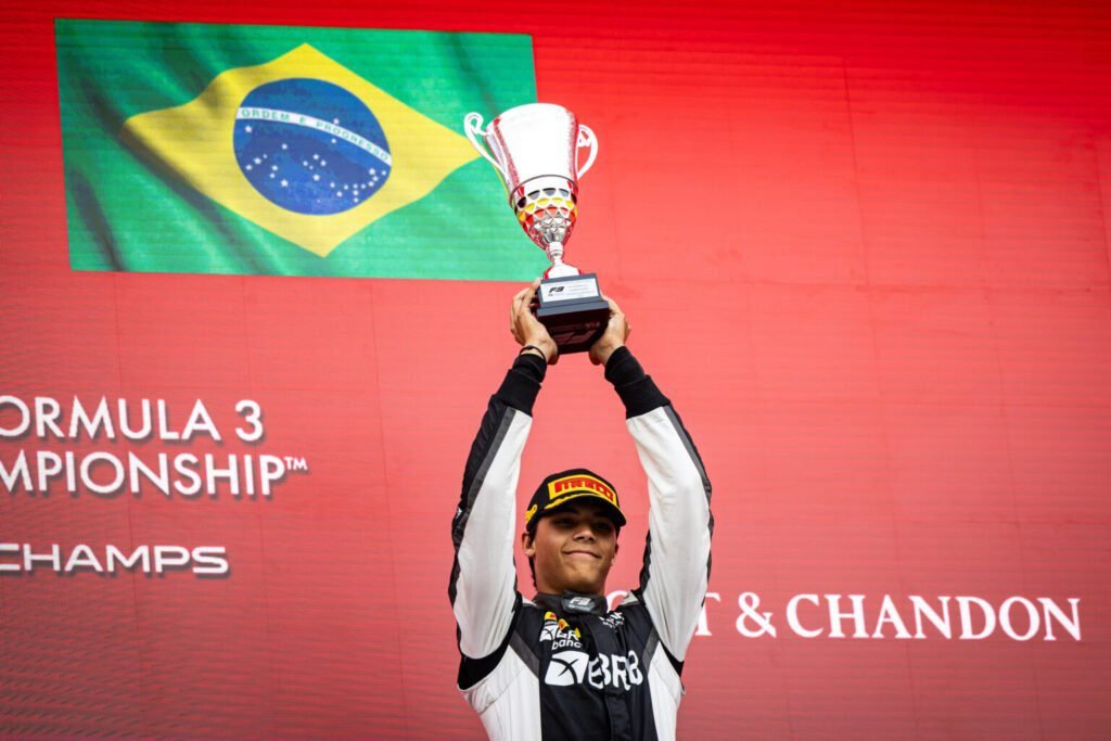 F3: Clerot sobe ao pódio em Spa e segue no top-10 do campeonato