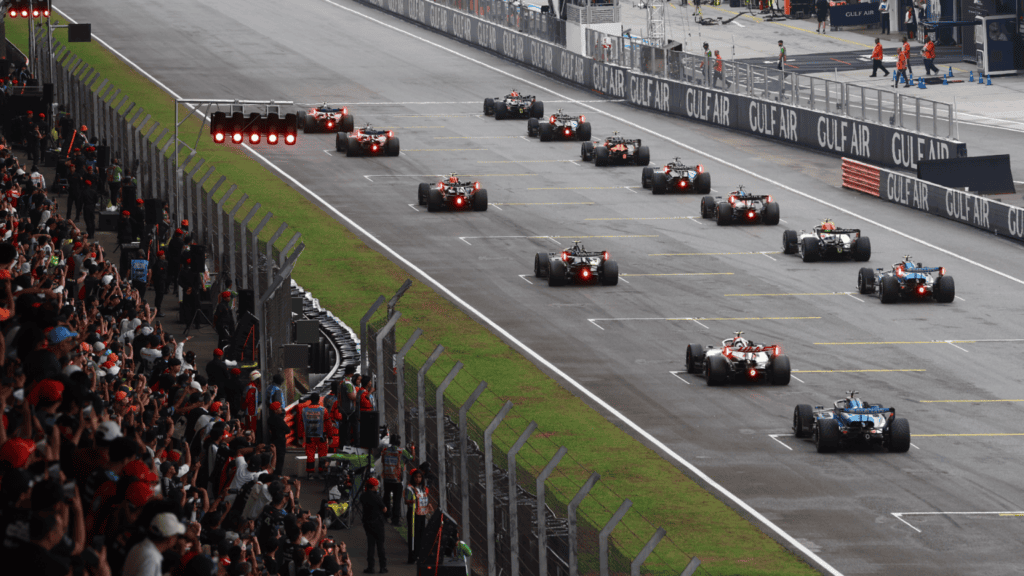F1: Pilotos reclamam de pane no software em Sepang